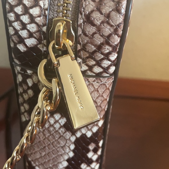 Michael Kors Crossbody Bag - Picture 4 of 8